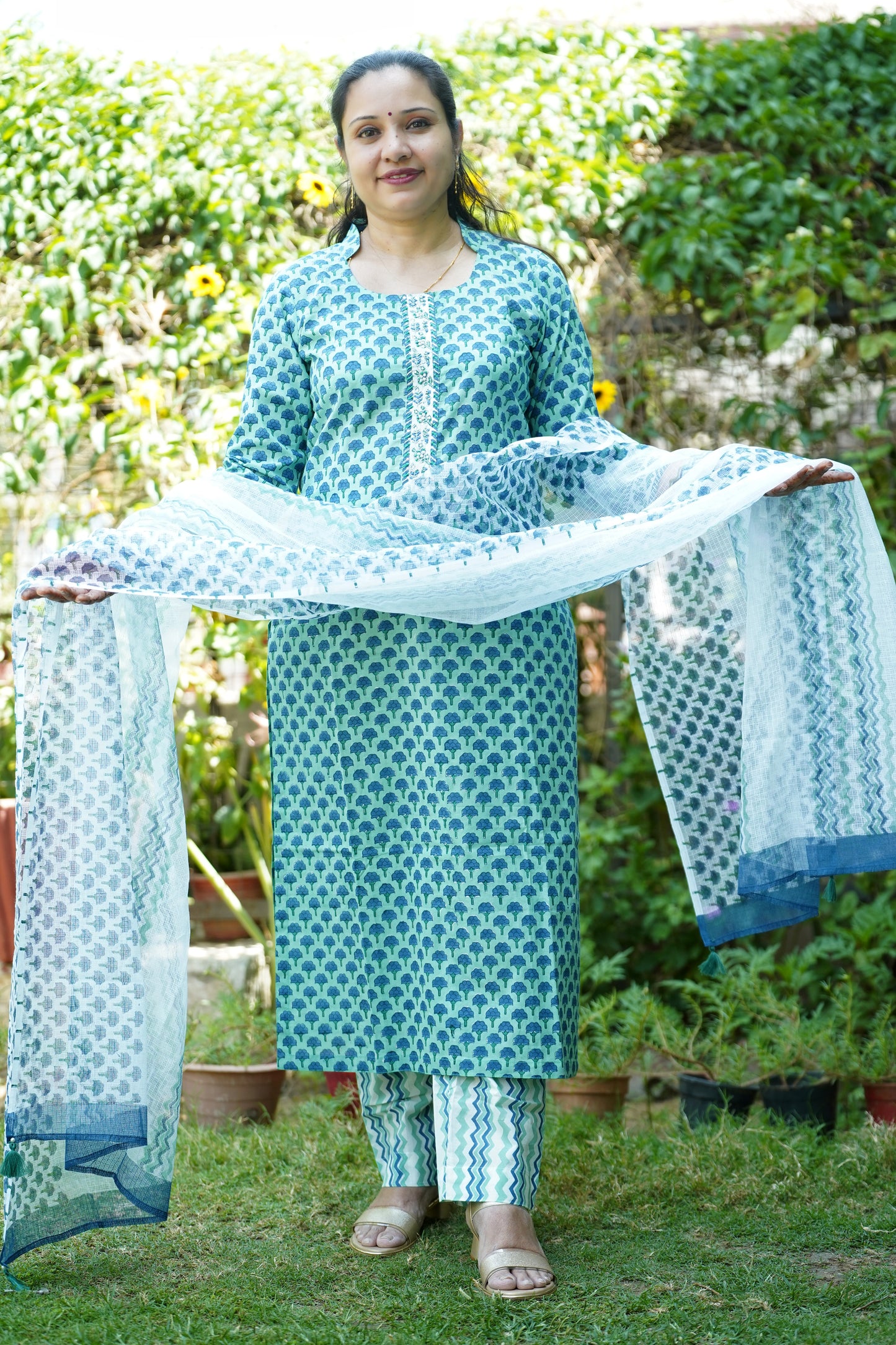 Mogra Blue block print Suit Set – Handcrafted Cotton Kurta with kota Dupatta & Zardozi Embellished Placket Neck