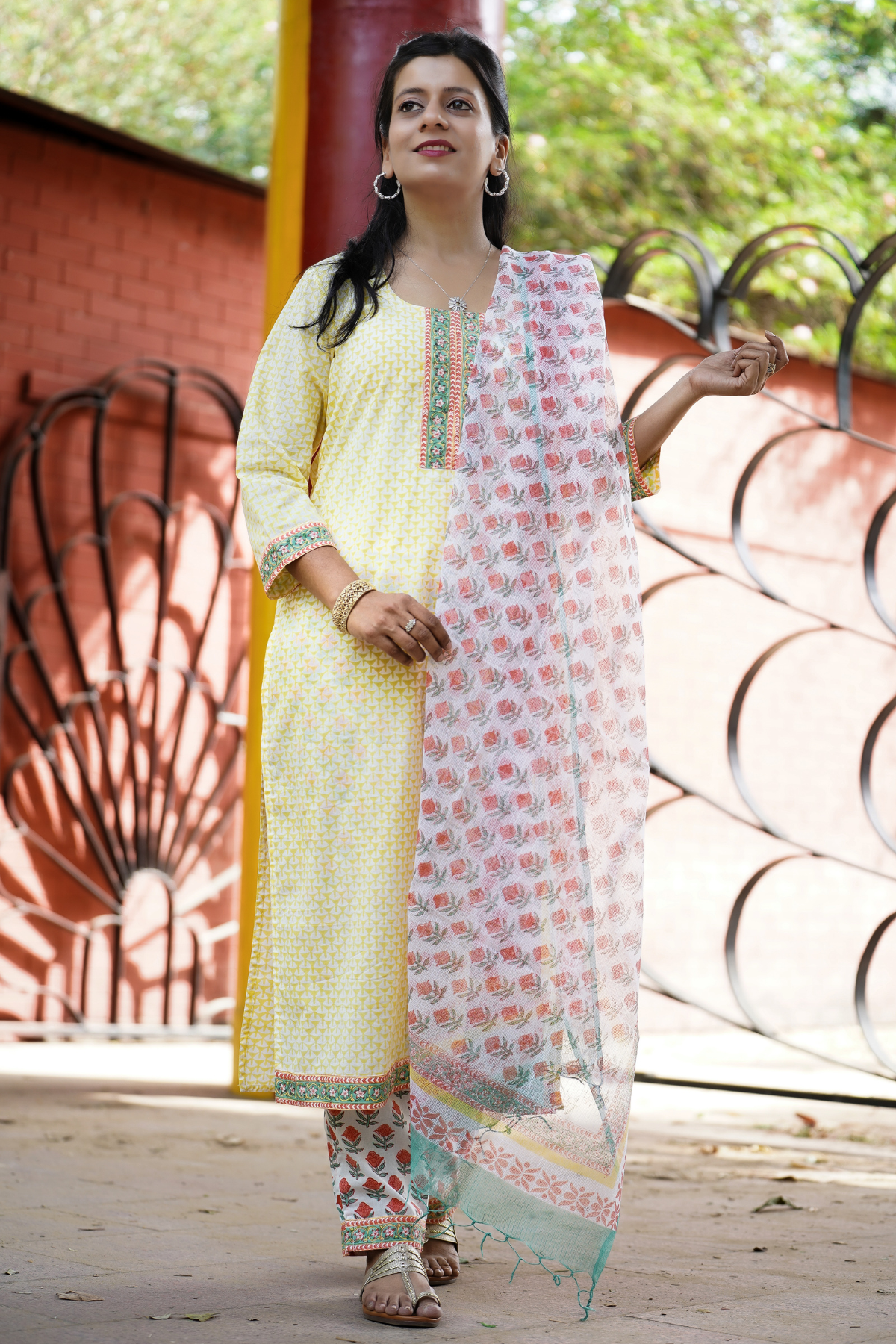 Gulmarg Kurta, Dupatta and Pant Set