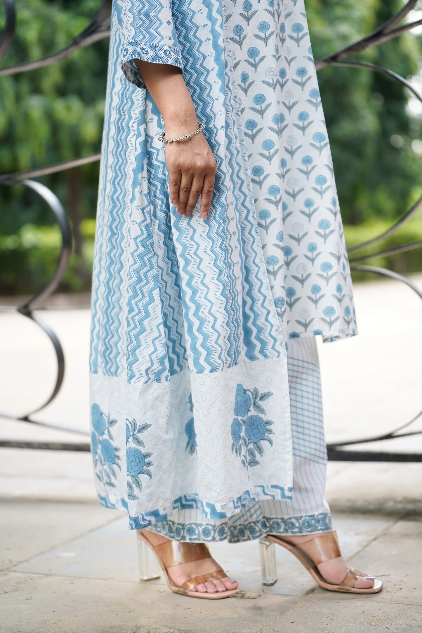 Suhaana Double Layered Kurta With Scarf