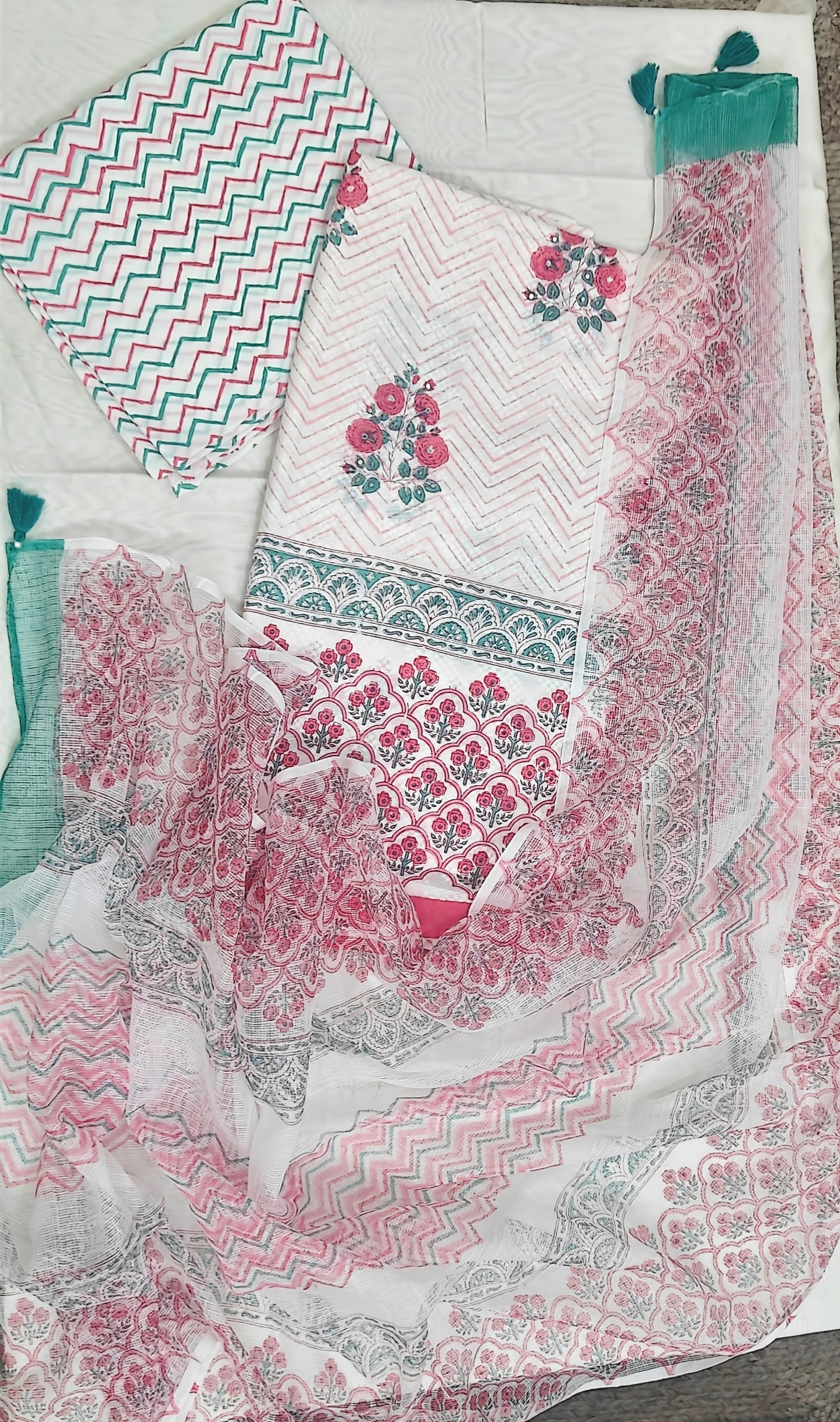 Resha Jaal – Cotton Dobby Kurta Set with Mughal Jaal Print & Aari Embroidery