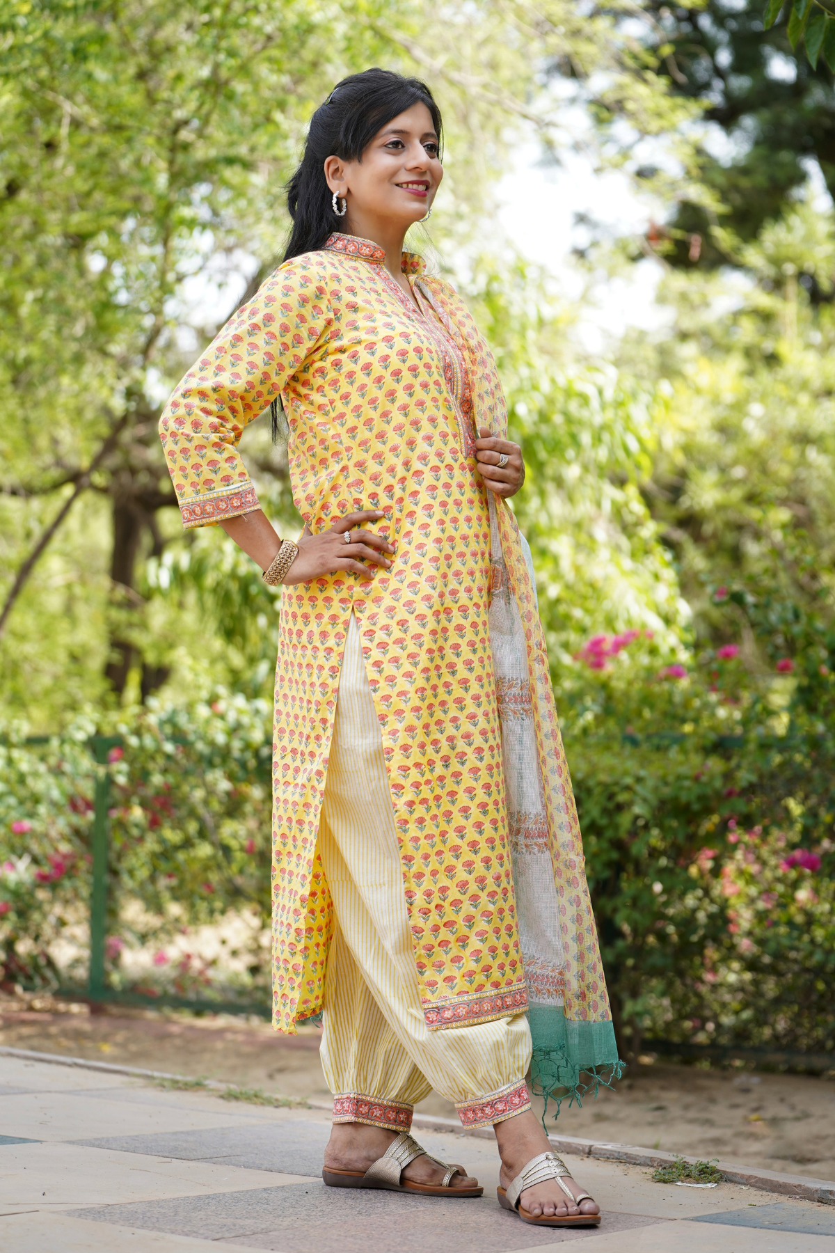 Saras Kurta, Dupatta and Pant Set